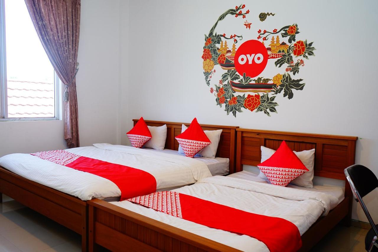 Oyo 357 Hotel Meigah Tanjung Pandan Extérieur photo